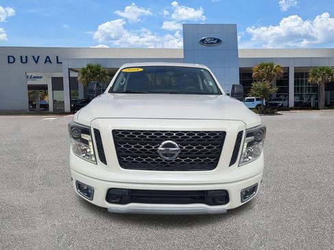Used 2018 Nissan Titan PRO-4X image 9