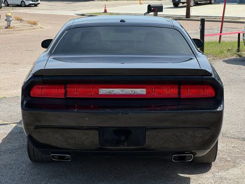 Used 2012 Dodge Challenger R/T RWD image 5