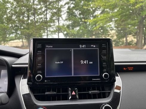 Used 2022 Toyota Corolla LE FWD image 13