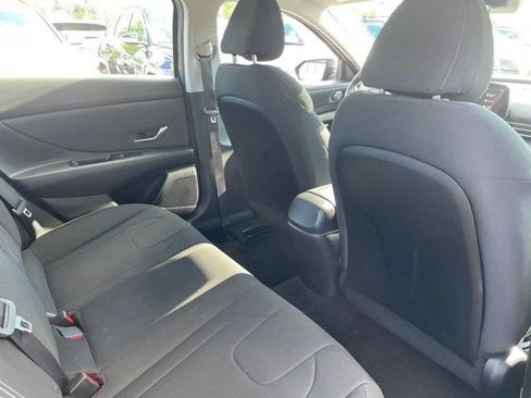 Used 2023 Hyundai Elantra Limited FWD image 11