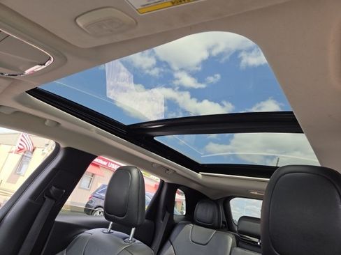 Used 2015 Jeep Cherokee Limited AWD/4WD image 3