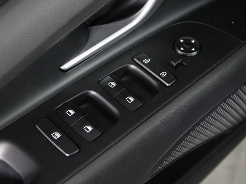 Certified 2023 Hyundai Elantra SE FWD image 23