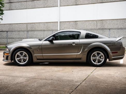Used 2005 Ford Mustang GT Premium RWD image 40