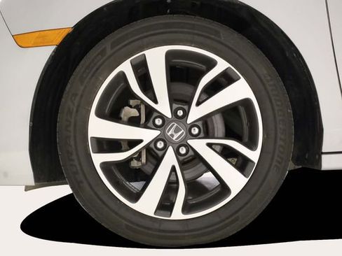 Used 2024 Honda Odyssey Touring image 8