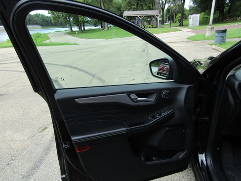 Certified 2023 Ford Escape Platinum image 13