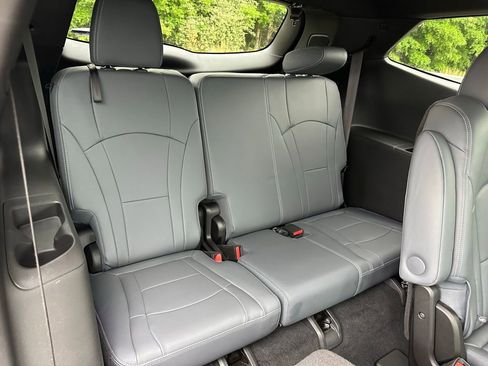 Used 2023 Buick Enclave Premium w/ Experience Buick Package AWD/4WD image 25
