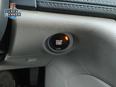 Used 2023 Chrysler Pacifica Limited FWD image 23