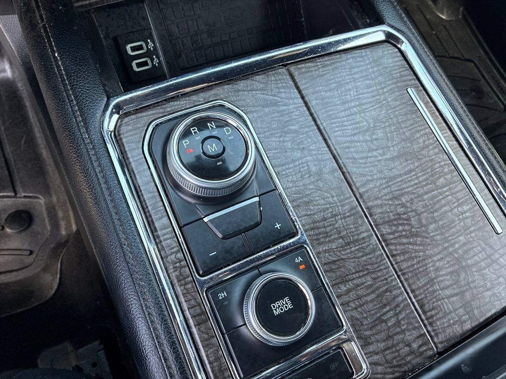 Used 2018 Ford Expedition Limited AWD/4WD image 15