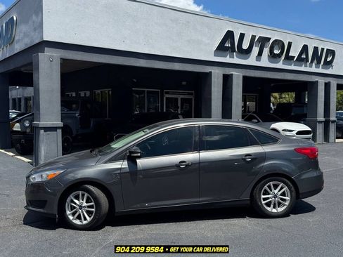 Used 2016 Ford Focus SE FWD image 4