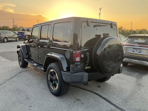 Used 2014 Jeep Wrangler Unlimited Sahara image 5