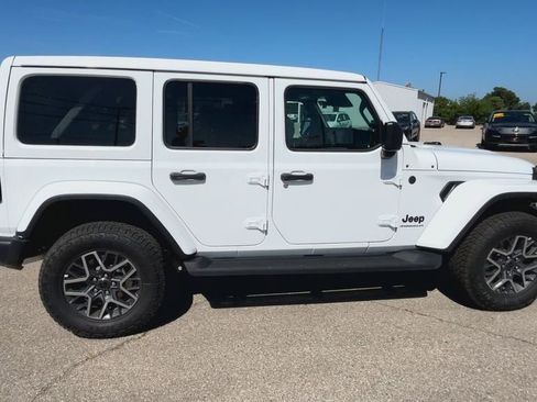 New 2025 Jeep Wrangler Sahara image 9