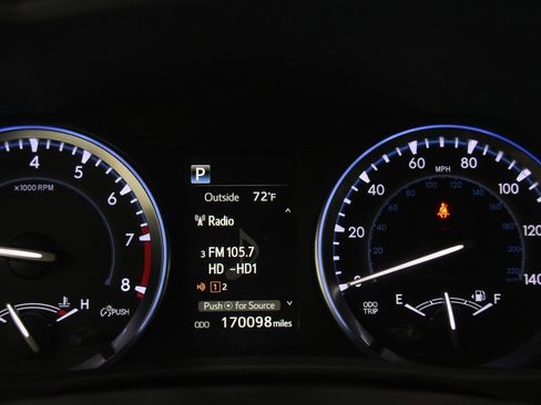 Used 2017 Toyota Highlander XLE image 10