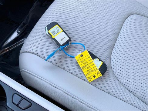 Used 2023 Kia Sportage EX FWD image 14