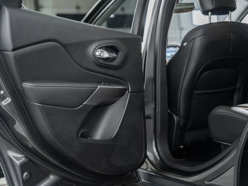 Used 2021 Jeep Cherokee Latitude Lux w/ Sun & Sound Group image 38