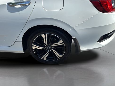 Used 2018 Honda Civic Touring image 37