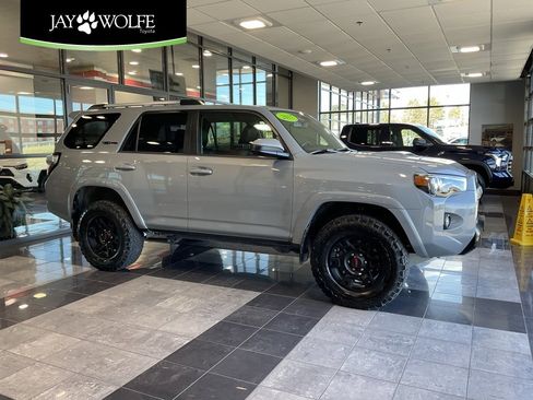Used 2017 Toyota 4Runner TRD Pro image 1