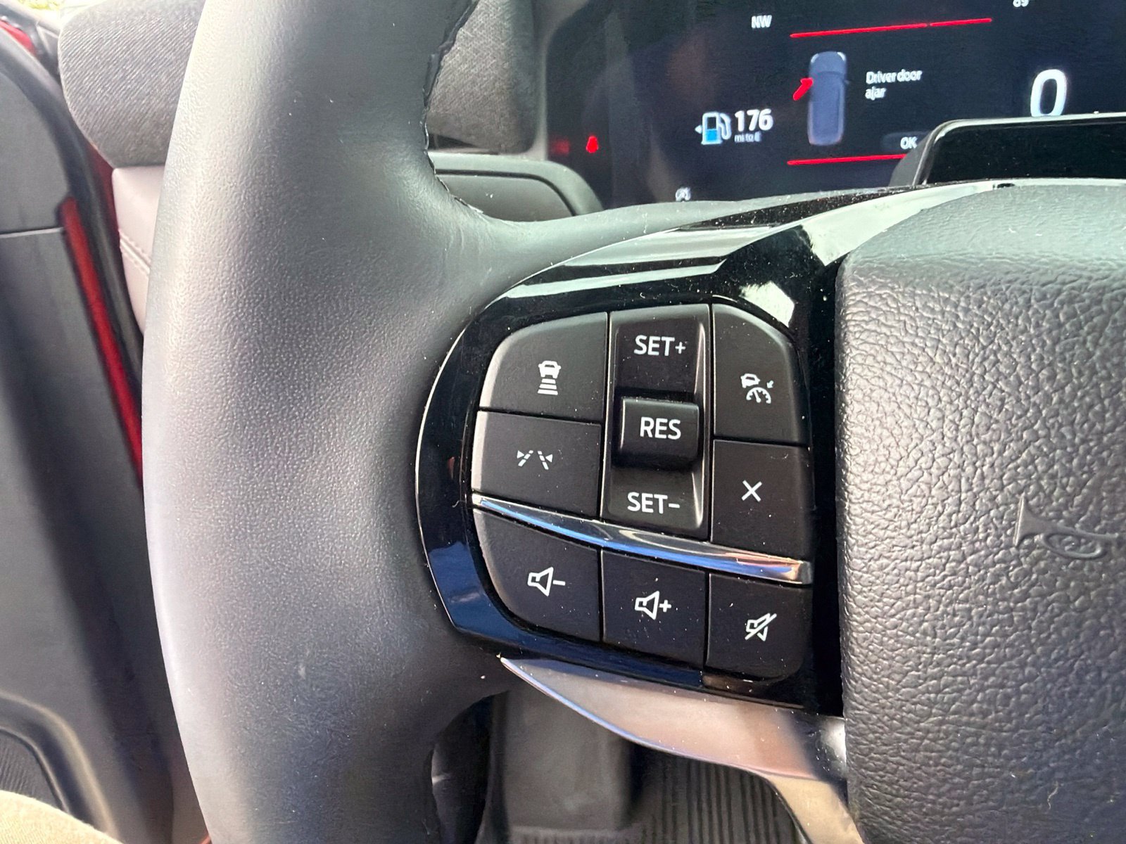 Certified 2025 Ford Explorer Platinum RWD image 20