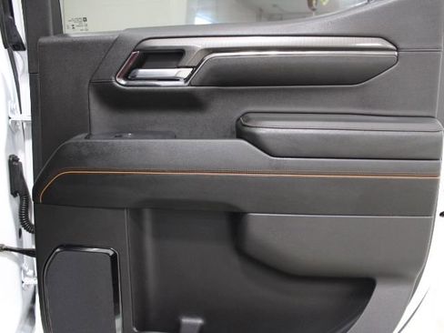 Used 2024 GMC Sierra 1500 AT4 w/ Technology Package image 29