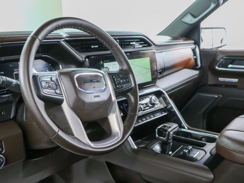 Used 2025 GMC Sierra 1500 Denali AWD/4WD image 25