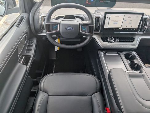 New 2026 Ford Expedition Max Platinum w/ Driver's Package AWD/4WD image 8
