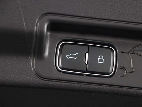 Used 2025 Ford Explorer ST image 32