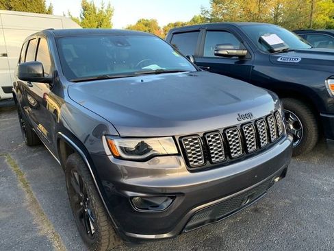 Certified 2021 Jeep Grand Cherokee Laredo X AWD/4WD image 9