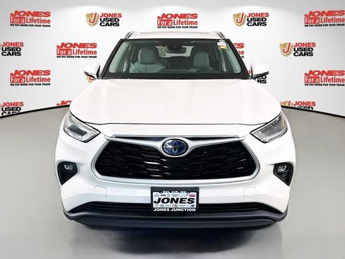 Used 2021 Toyota Highlander XLE AWD/4WD image 13