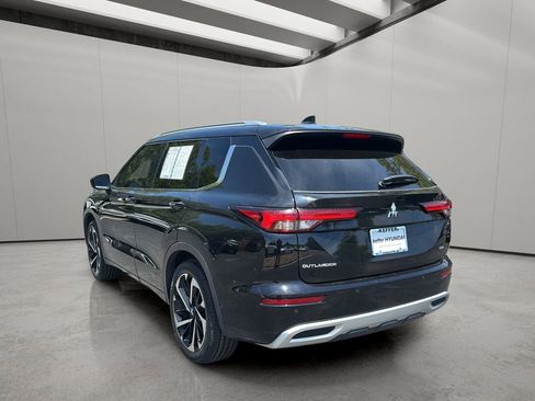 Used 2023 Mitsubishi Outlander SEL FWD image 3