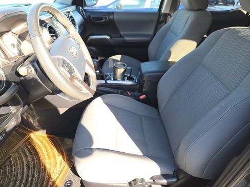 Used 2018 Toyota Tacoma SR5 image 11