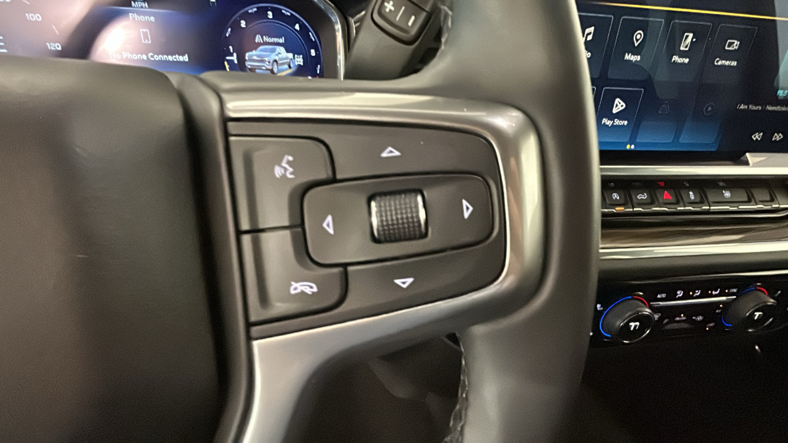 Used 2023 Chevrolet Silverado 1500 LT AWD/4WD image 20
