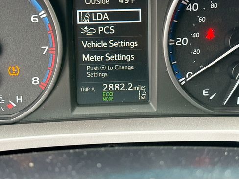 Used 2017 Toyota RAV4 LE image 14