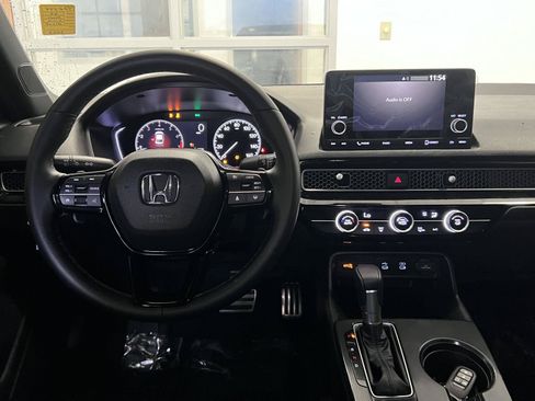 Used 2025 Honda Civic Sport image 6