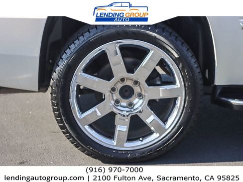 Used 2007 Cadillac Escalade AWD w/ Information Package image 10