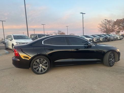 Used 2019 Volvo S60 T6 Inscription image 2
