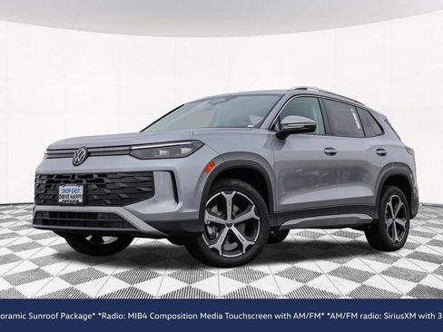 New 2026 Volkswagen Tiguan SE image 2