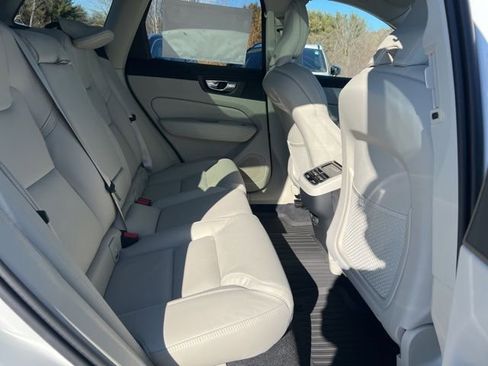 New 2026 Volvo XC60 B5 Ultra w/ Protection Package Premier AWD/4WD image 16