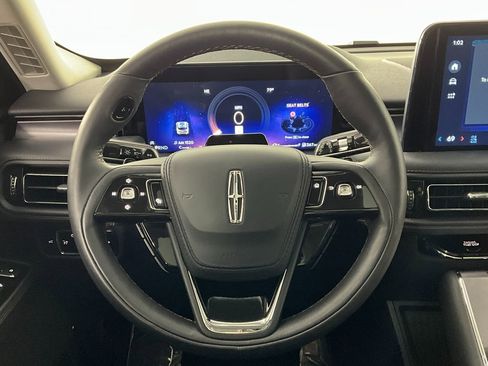 Used 2025 Lincoln Aviator Premiere image 12