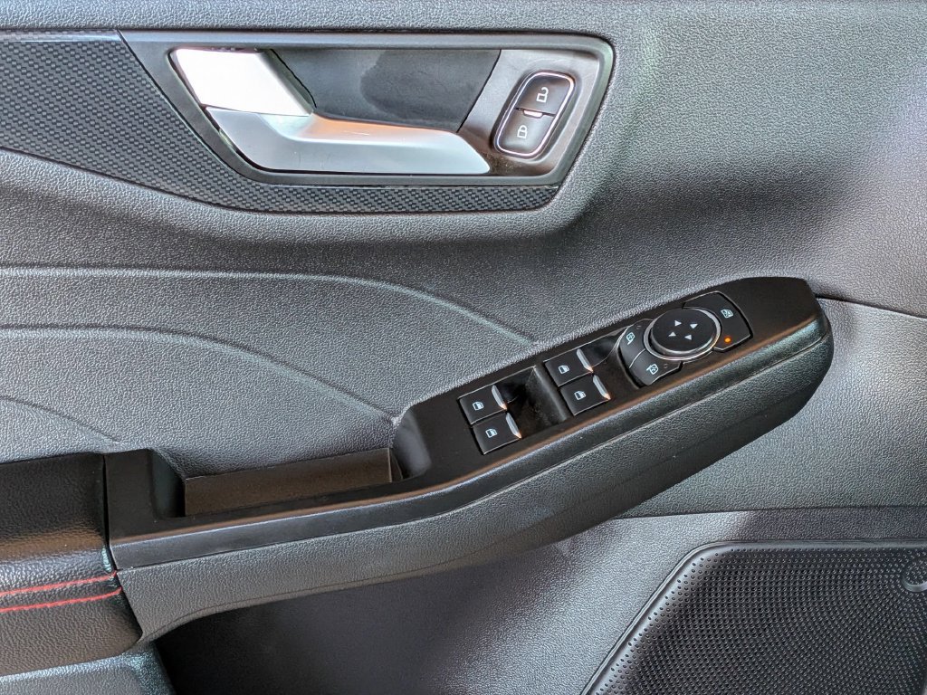 Used 2026 Ford Escape ST-Line AWD/4WD image 13