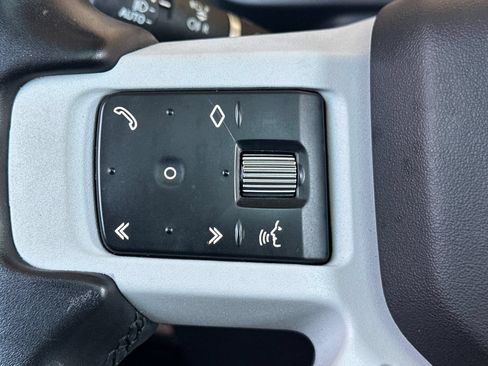 Used 2023 Land Rover Defender 110 SE AWD/4WD image 25
