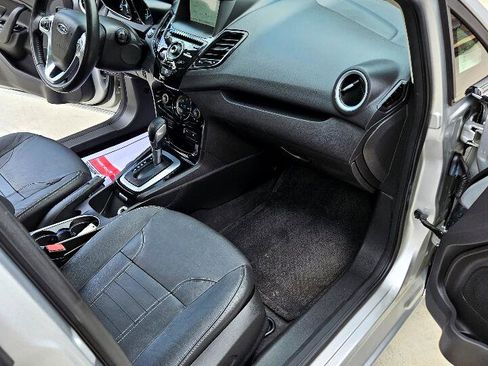 Used 2016 Ford Fiesta Titanium image 14