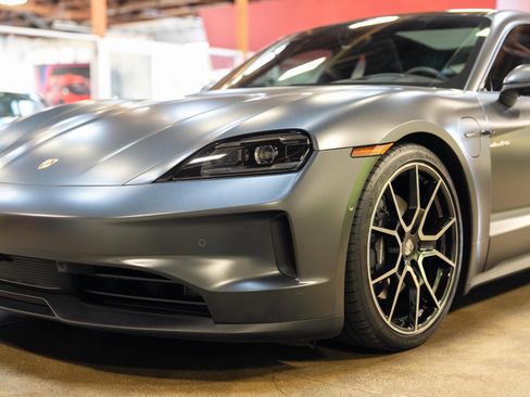 Used 2025 Porsche Taycan RWD image 21