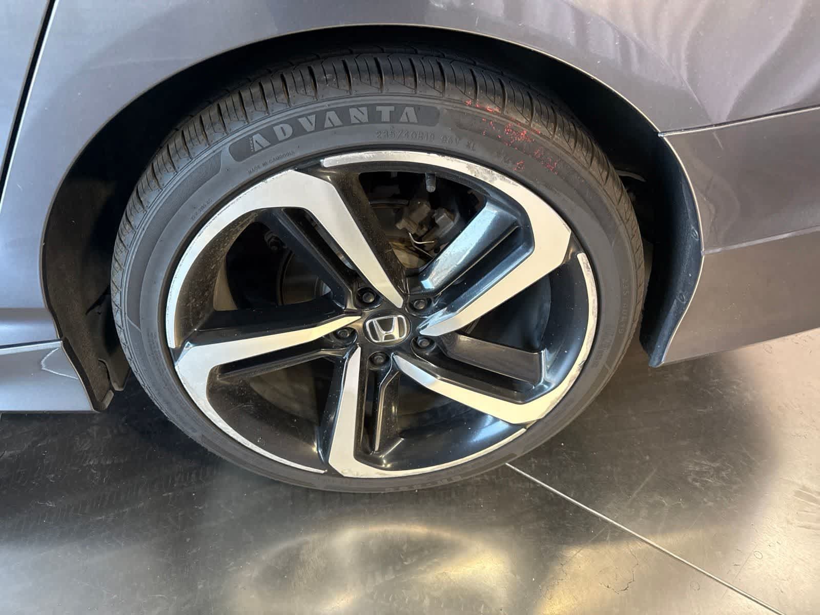 Used 2018 Honda Accord Sport image 9