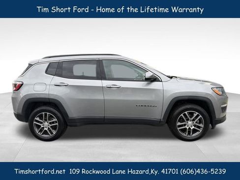 Used 2020 Jeep Compass Latitude w/ Cold Weather Group AWD/4WD image 4