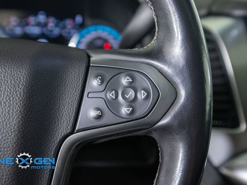 Used 2020 Chevrolet Tahoe Premier AWD/4WD image 16