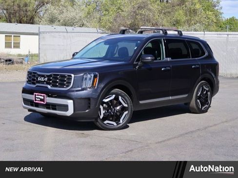 Used 2025 Kia Telluride S AWD/4WD image 1