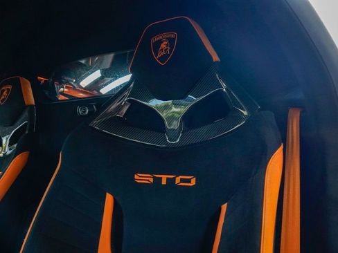 Used 2022 Lamborghini Huracan STO image 53