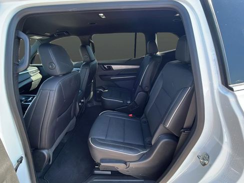 Used 2026 Buick Enclave Preferred AWD/4WD image 18