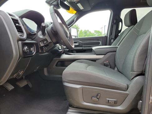Used 2025 RAM 2500 Big Horn AWD/4WD image 7