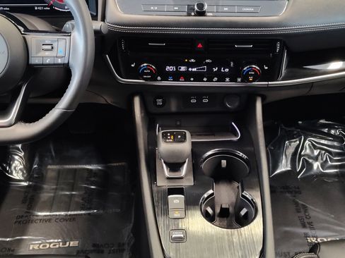 Certified 2024 Nissan Rogue SL w/ SL Premium Package FWD image 23