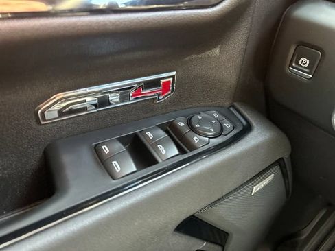 Used 2025 GMC Sierra 1500 AT4 w/ Technology Package AWD/4WD image 21